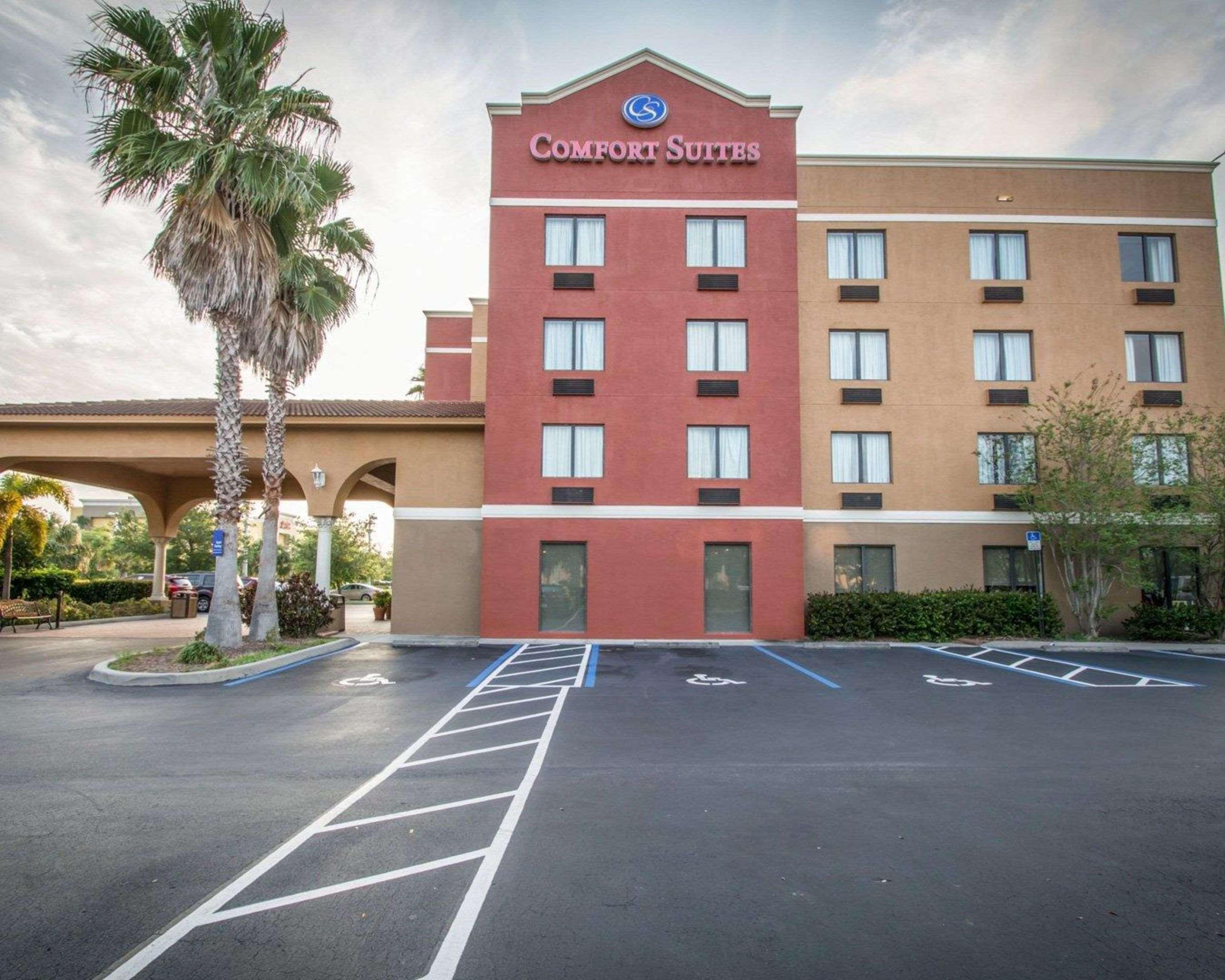 Comfort Suites Fort Pierce I-95 Екстер'єр фото
