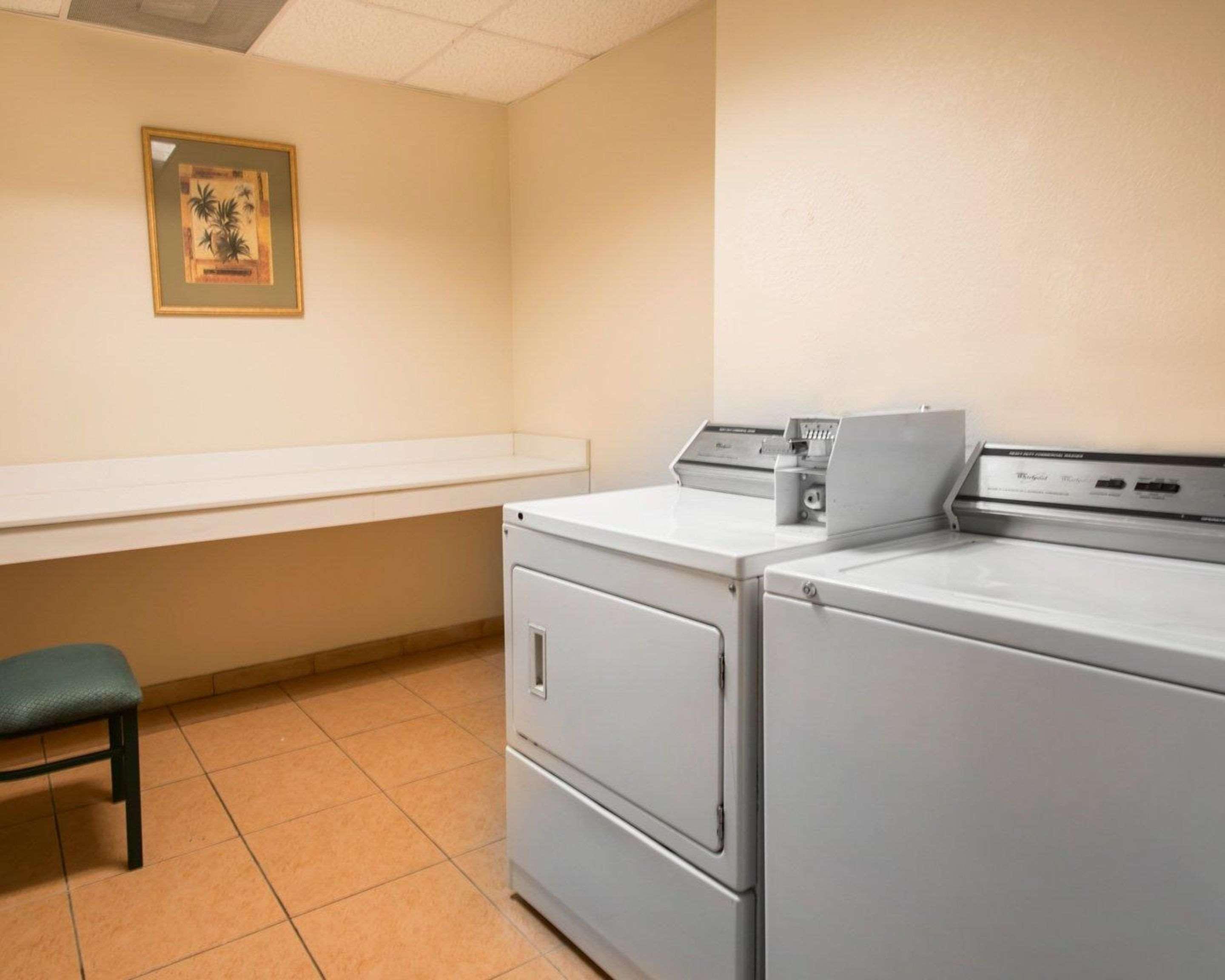 Comfort Suites Fort Pierce I-95 Екстер'єр фото