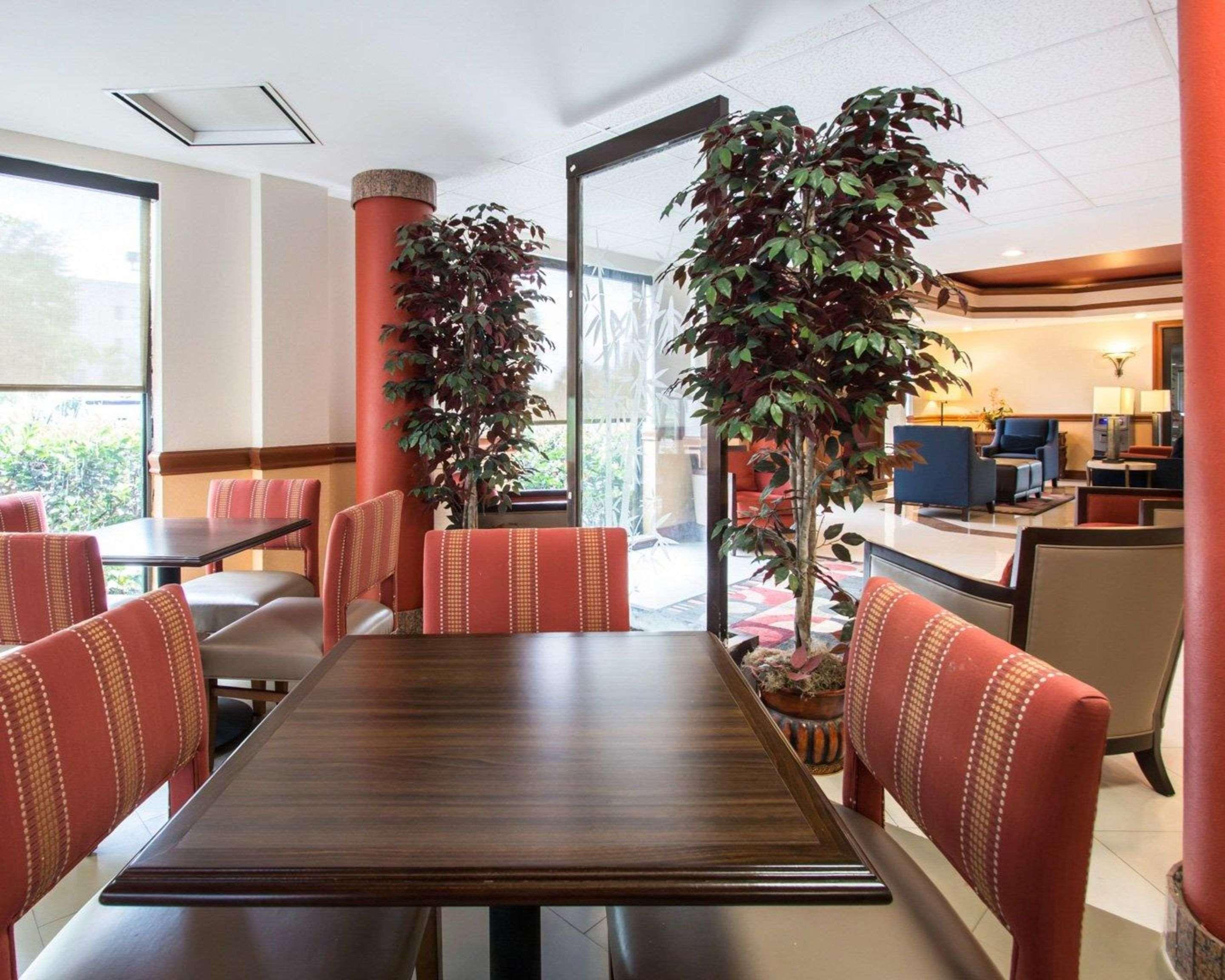 Comfort Suites Fort Pierce I-95 Екстер'єр фото