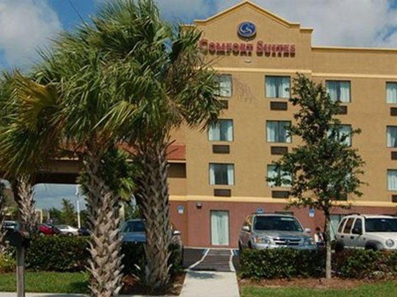 Comfort Suites Fort Pierce I-95 Екстер'єр фото